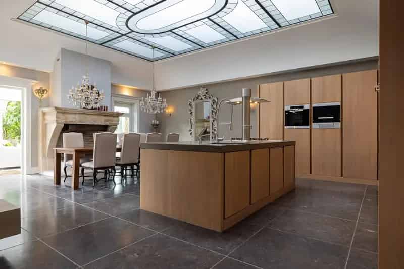 Neo Klassieke Villa te s Gravendeel Kantoorvilla of Zorgappartementen