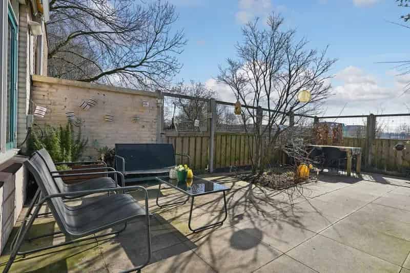 Ruim benedenappartement met tuin te Vlissingen