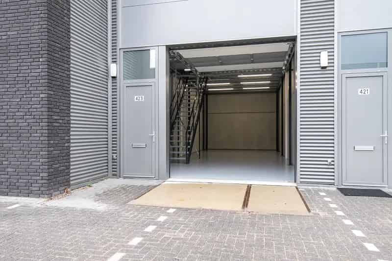 Bedrijfsruimte te huur Bergschenhoek: 60m² bedrijfsruimte 60m² kantoor