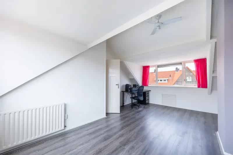 Huis te koop Voorburg: 4 slaapkamers, zonnige tuin, nieuw dak