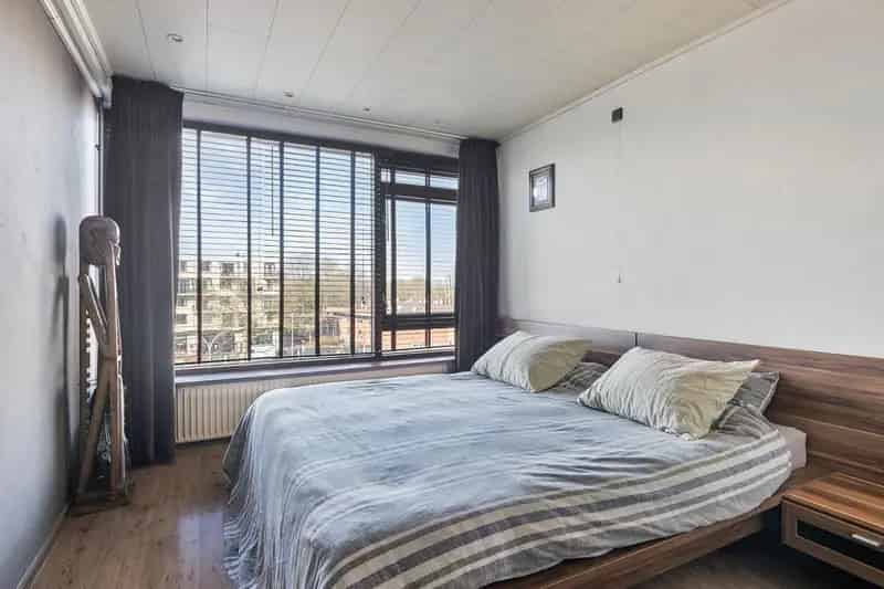 Ruim 3-kamer appartement bovenste verdieping - Open haard - Moderne badkamer