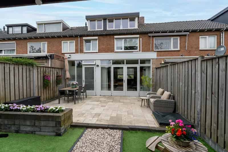 Topwoning Besoyen: Instapklaar 4 Slaapkamers Moderne Keuken