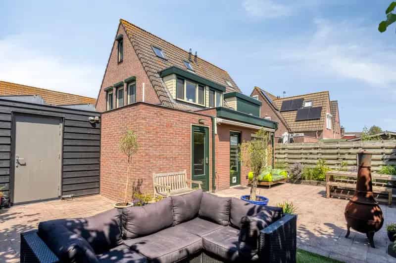 Moderne 2-onder-1-kapwoning te koop Randwijk