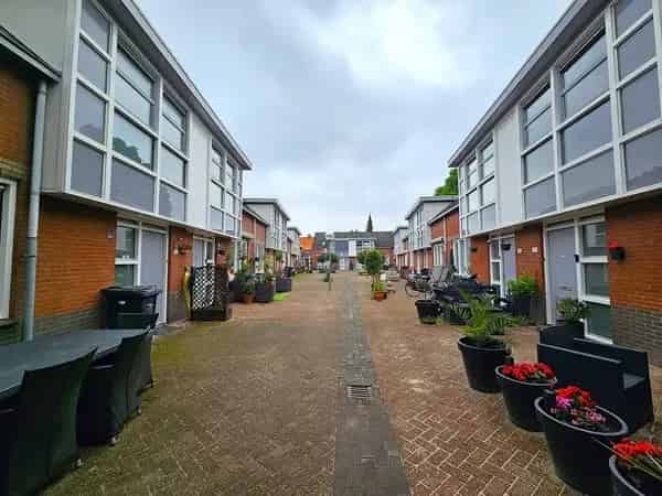 Huis Valkeniersweg Rotterdam Ruime Hofjeswoning Tuindorp Vreewijk