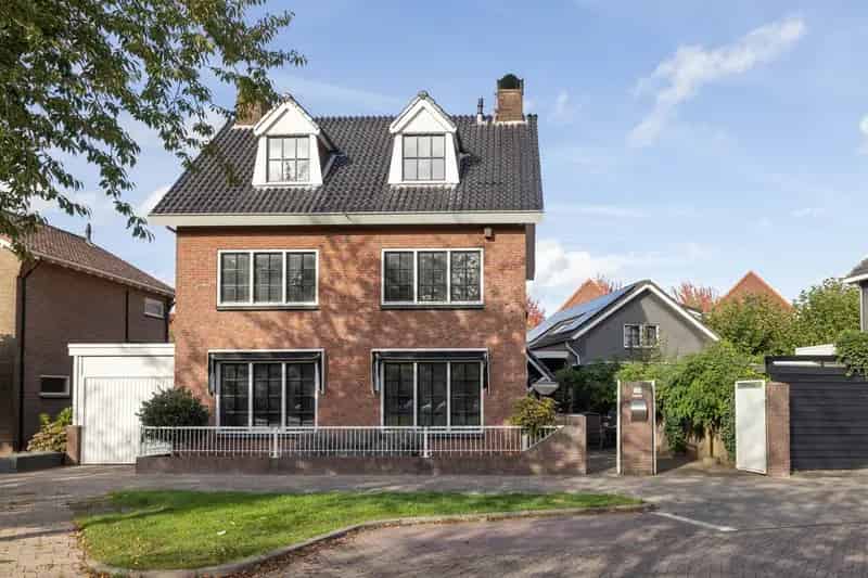 Riante Vrijstaande Woning Hengelo met Multifunctionele Ruimte