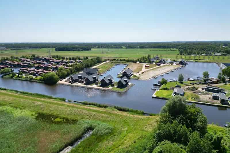 Watervilla's te koop aan het water