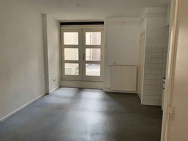 Appartement Te Huur in 8, Vijfharingenstraat, Maastricht, Limburg