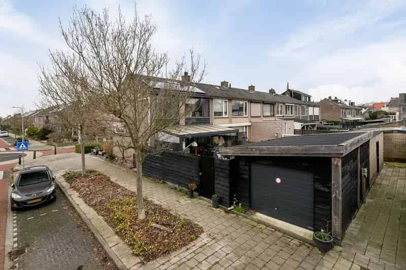 Huis Te Koop , 21, Jonkheer Meester A.F de Savornin Lohmanstraat, Zuidland, Zuid-Holland