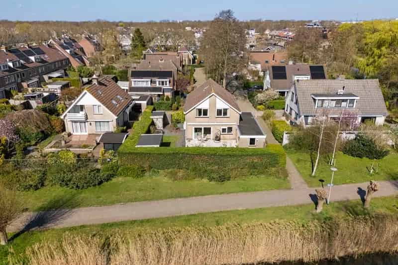 Huis te koop Meerwijk Oost 4 slaapkamers grote tuin