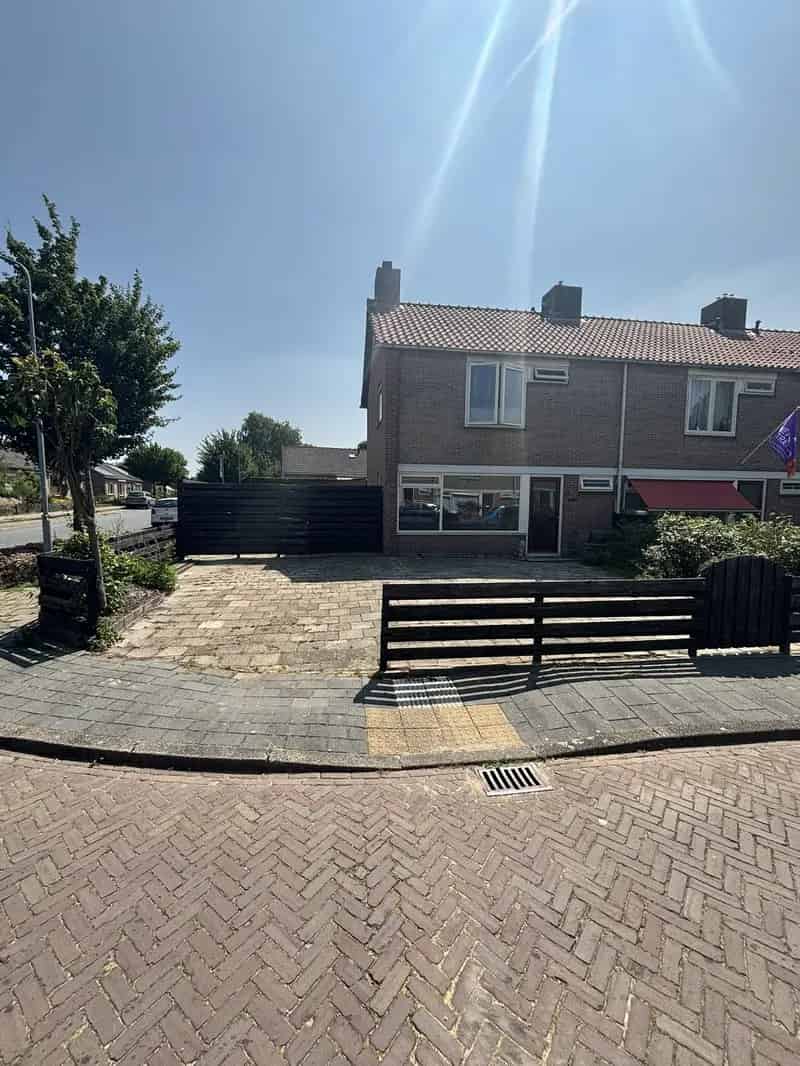 Gezinwoning Zijwaterweg 13 nabij scholen en winkels