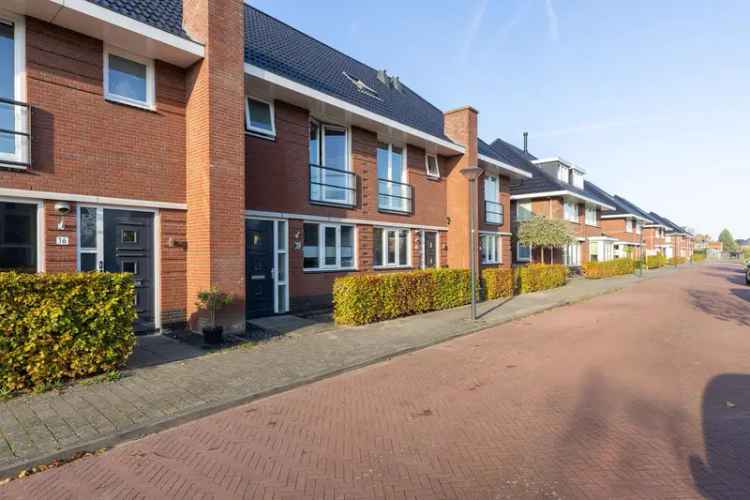 Eengezinswoning Te Koop in 17, Adriaan Anthoniszstraat, Hoorn, Noord-Holland