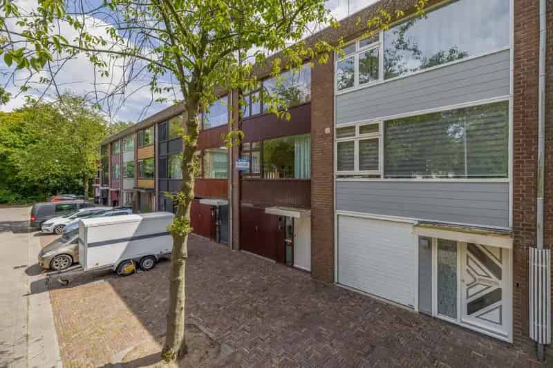 Ruime Drive-in Woning Hoogvliet 126m2 Tuin Garage 3 slaapkamers