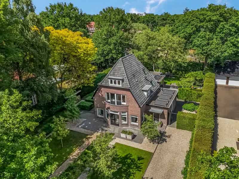 Luxe Villa te Koop Ede 6 Slaapkamers Grote Tuin Modern Comfort