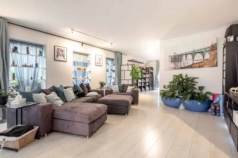 Huis te koop Almere: Ruime 5 Slaapkamers, Duurzaam en Luxe