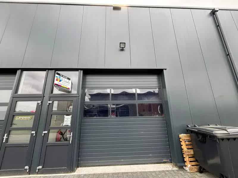 Bedrijfshal te Huur Nijverdal - 78m² + 40m² Entresol