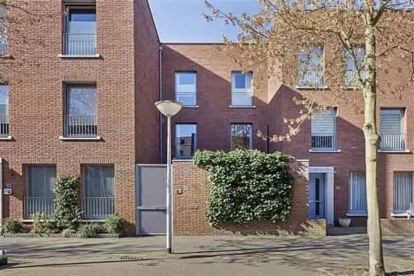 Luxe Stadswoning Eindhoven Stratum 4 slaapkamers Dakterras