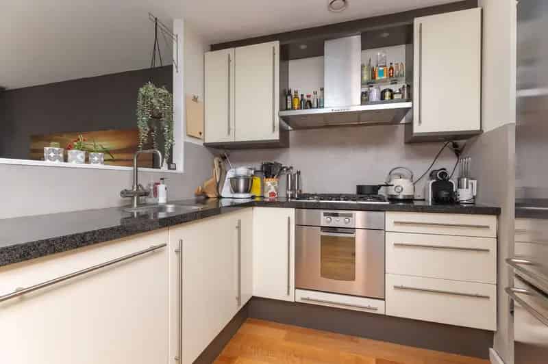 Grachtenwoning te koop Hoorn  3 slaapkamers  Eigen parkeerplaats