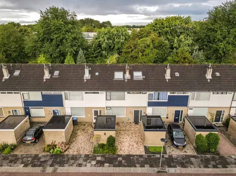 Ruime Middenwoning Atolwijk Lelystad 3 Slaapkamers Tuin