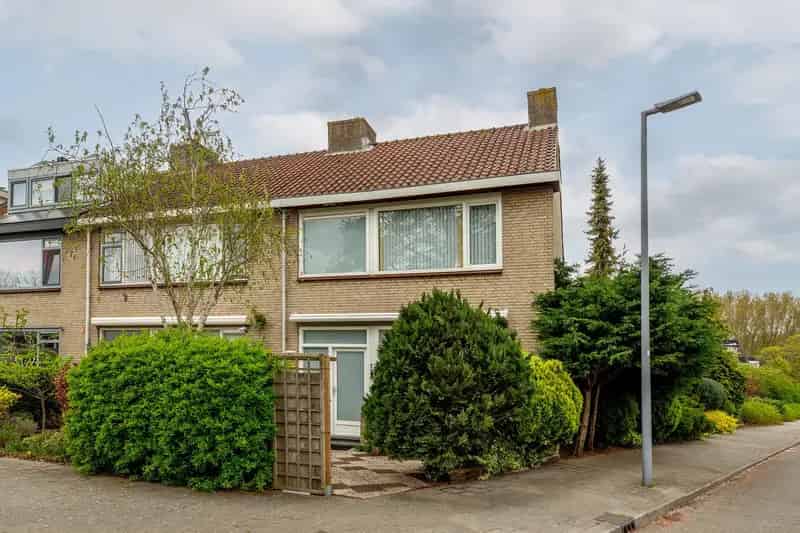 Ruime Hoekwoning 4 slaapkamers Rotterdam