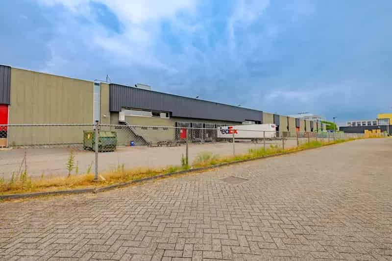 Bedrijfshal Amsterdam Zuidoost 8745m² te huur