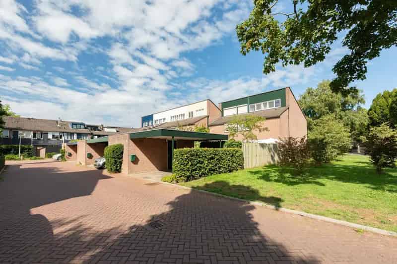 Ruime gezinswoning Neerijnen 4 slaapkamers groene tuin