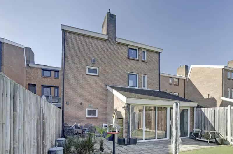 Ruime Eengezinswoning nabij voorzieningen