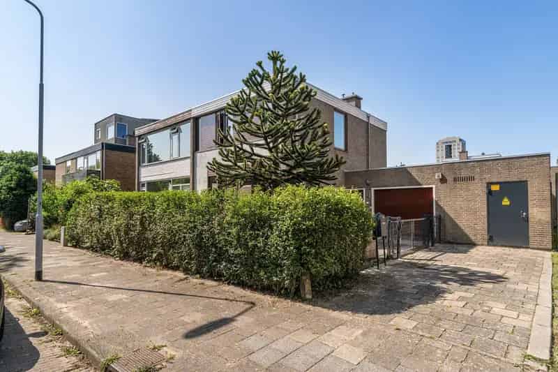 Herenhuis Voorburg Garage Souterrain 3 Slaapkamers Tuin