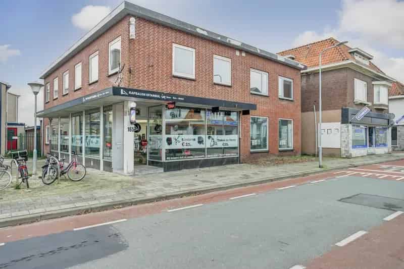Bedrijfspand te Grootebroek 700m2 Kantoren Kapperszaak Bedrijfshal