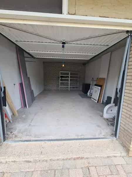 Garagebox 24m2 te huur Oostgaarde