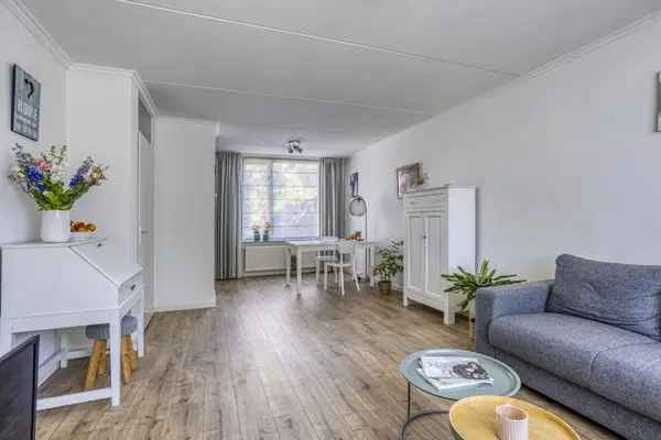 Gezinswoning Planetenwijk Oostburg 3 slaapkamers garage tuin