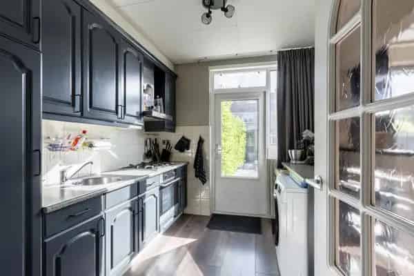 Tussenwoning Sint-Maartensdijk 3 slaapkamers diepe tuin