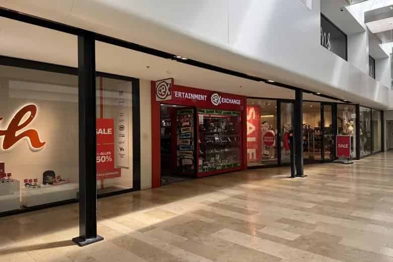 88m2 Winkelruimte te Huur Rotterdam Zuidplein Toplocatie