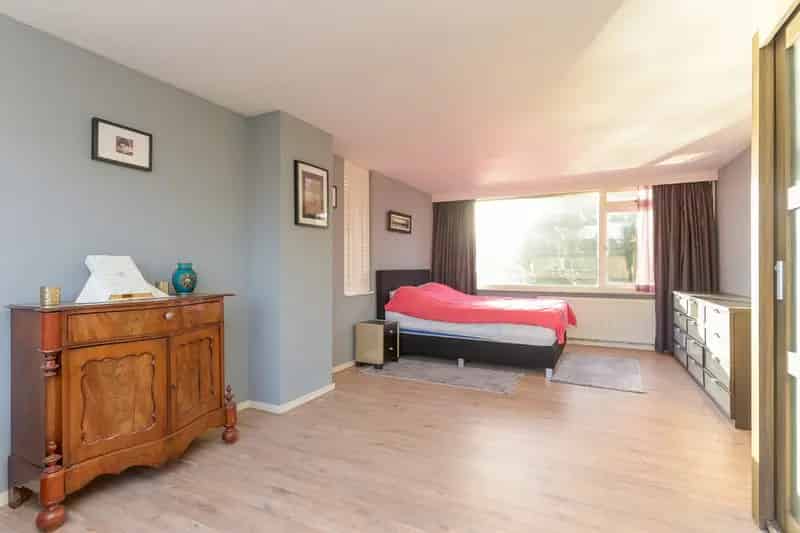 Huis te koop Gravenzande 5 slaapkamers grote tuin