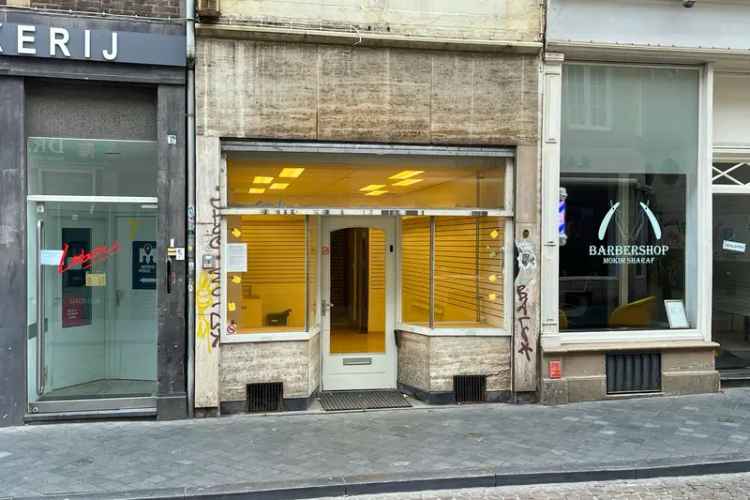 Huis Grote Gracht Maastricht: Winkel-Woonhuis in Centrum