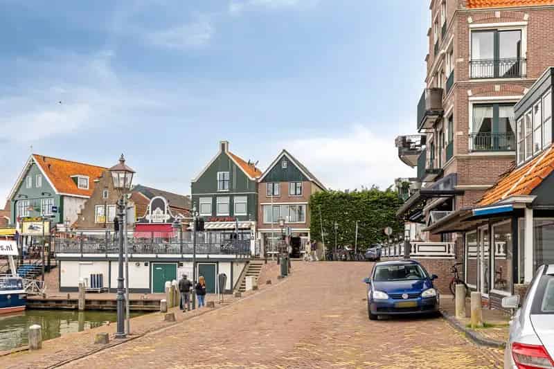 Winkel Volendam Haven 54 te koop