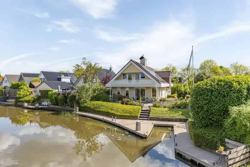 Ruime Waterwoning Appingedam 5 Slaapkamers Tuin Garage