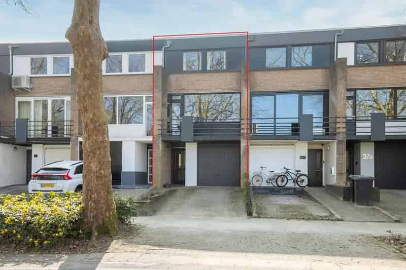 Moderne Splitlevel woning Heerlen 3 slaapkamers Garage Tuin