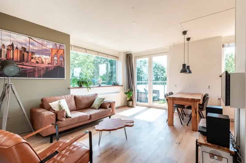 Lelystad Appartement te Koop: Instapklaar 2-kamer appartement met balkon