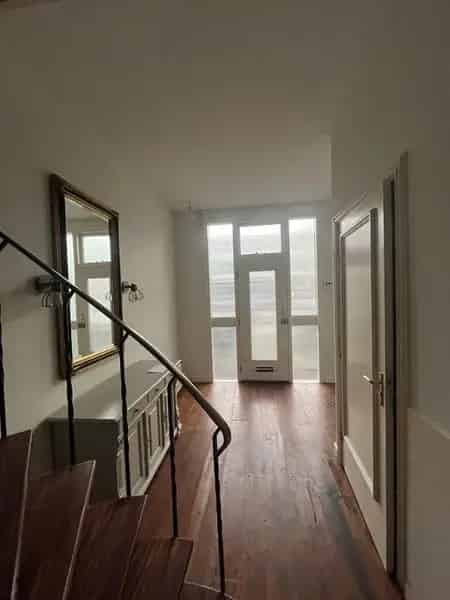 Ruime Hoekwoning Utrecht Koningsweg te Huur