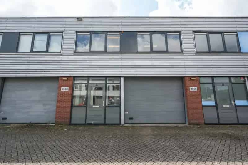Bedrijfshal Uden te koop: 140m² bedrijfs- en kantoorruimte