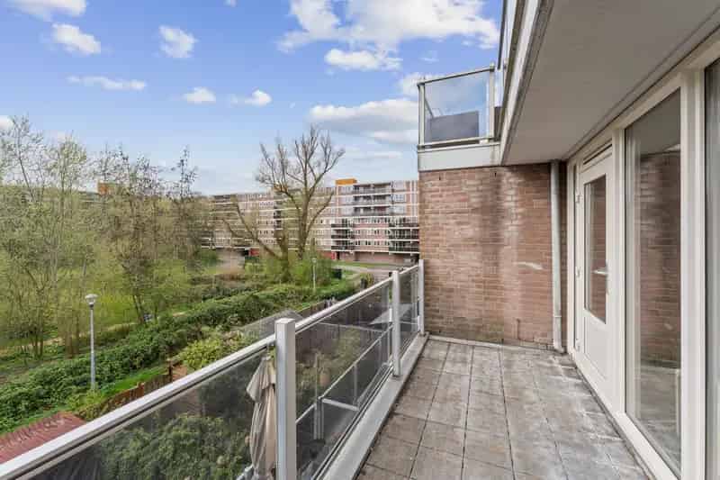 Appartement te koop Haarlem Molenwijk: Lichtrijk 3-slaapkamers, 2 balkons