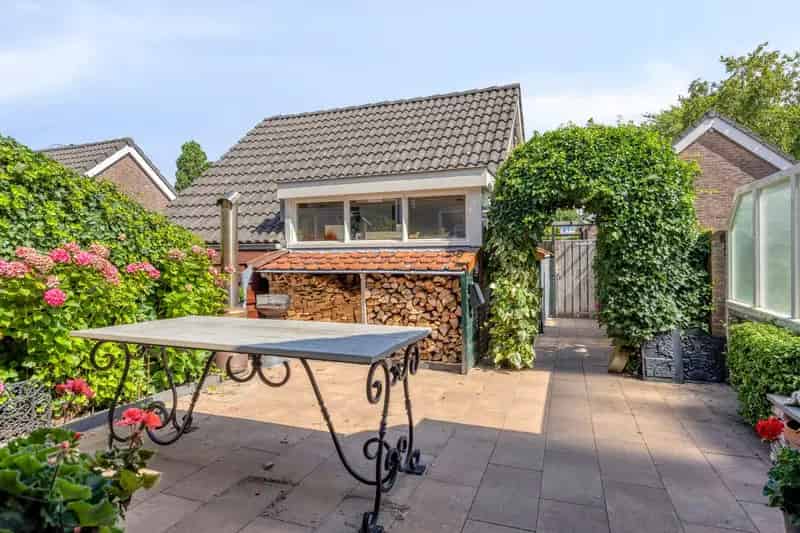 Huis te koop Hillegom 4 slaapkamers garage tuin energielabel B