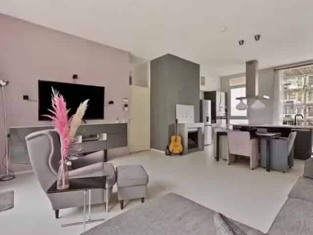 4 Kamer Appartement Amsterdam Nieuw West Eigen Parkeerplaats