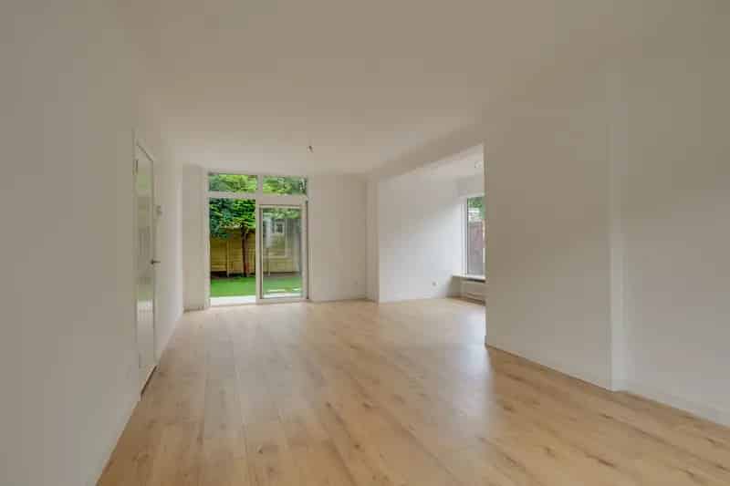 Gerenoveerde Twee Onder Een Kapwoning Leidschendam