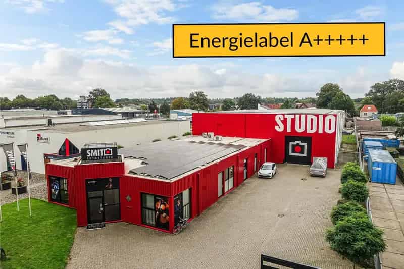 Bedrijfshal te Huur Almelo 1295m²  Zichtlocatie 411 Zonnepanelen
