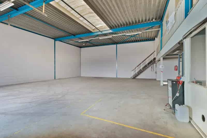 Bedrijfshal te Koop Schrijnwerkerstraat 24 Hoogvliet Rotterdam