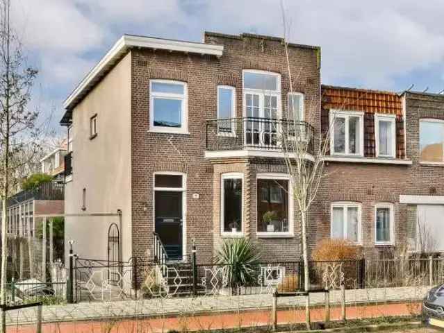 Jaren 30 Hoekwoning Duivendrecht 3 slaapkamers Grote Tuin