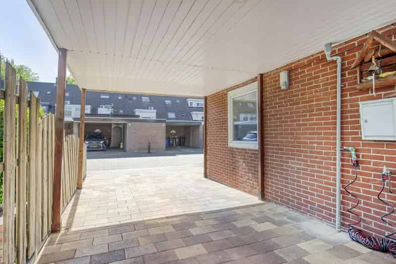 Leeuwerik 80 Bunschoten Ruime Hoekwoning met Kantoor aan Huis
