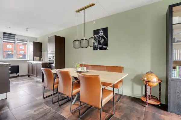 Ruime 5 Slaapkamer Eengezinswoning Hengelo 150m2 Tuin Parkeerplaats