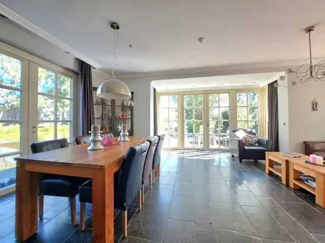 Half Vrijstaande Woning 112m2 3 Kamers 2012